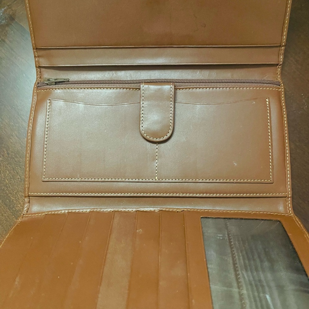 Authentic Burberry bifold wallet - Picture 3 of 5